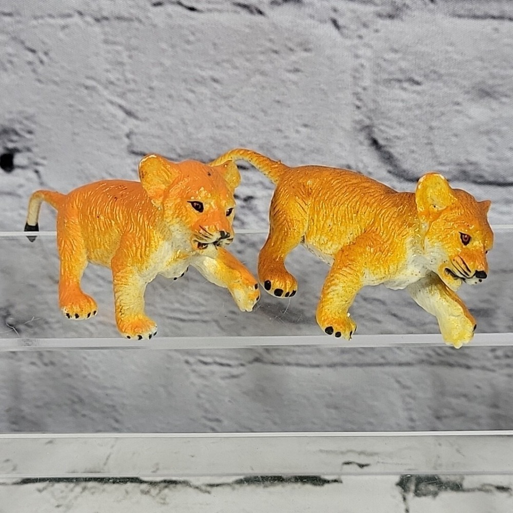 Lion‎ Cub Figures Matching Lot Of 2 Solid Vinyl Realistic Wildlife Babies
